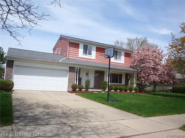 2233 Kettle Dr, Troy, MI 48083