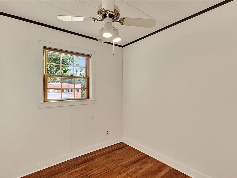 729 Skyline Dr — Photo 8