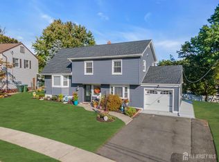 19 Phillips Rd, Edison, NJ 08817