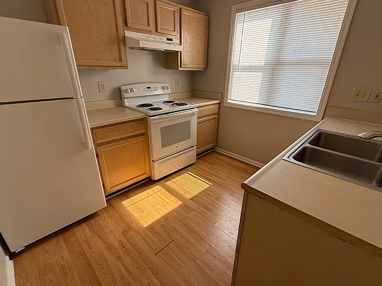 3227 Bishop St — Photo 32