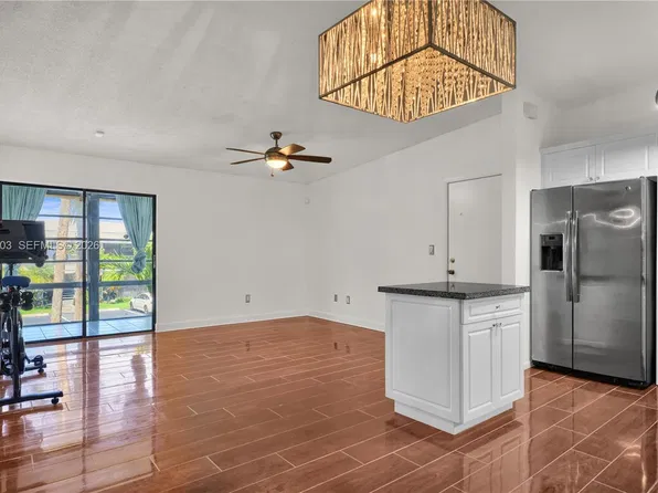 807 NE 199th St APT 204-5, Miami, FL 33179
