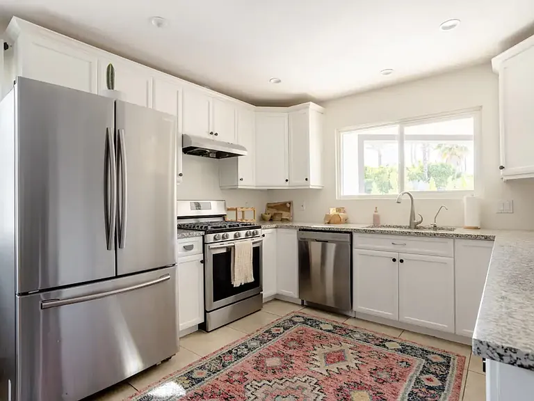 2112 N Cardillo Ave — Photo 8