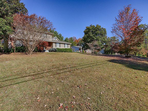 2nd image of 4415 Garden Dr