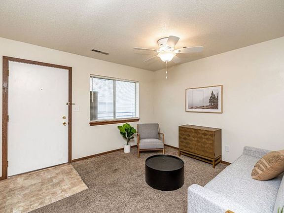 4th image of 30 Lincoln Ave #20-24