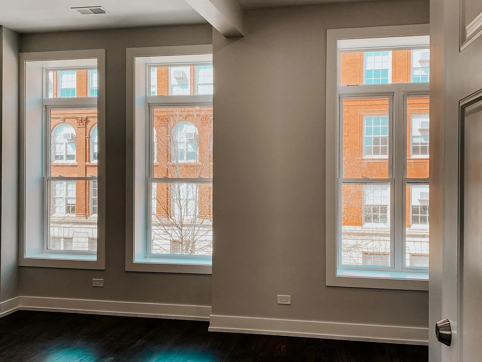 2 bed, 1200 sqft, $2,675 — Photo 4