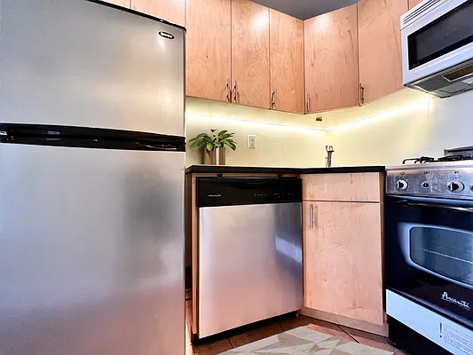 Rented by Voro NYC | media 12