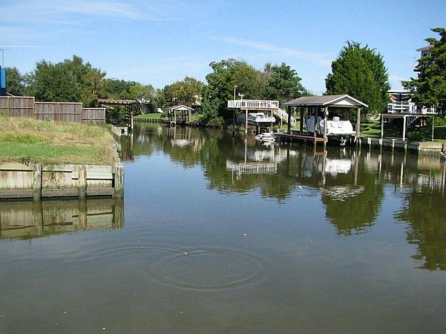 1st image of 226 Yaupon Dr