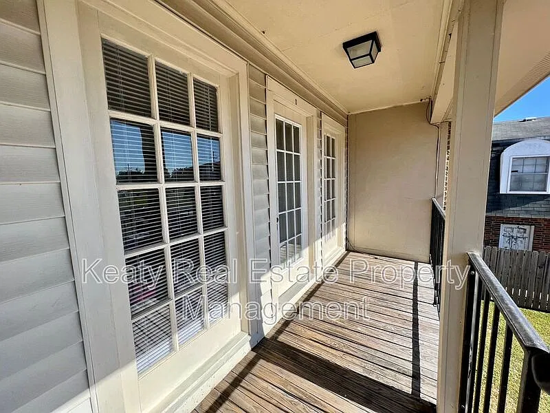 2 bed, 1.5 bath, 1000 sqft, $800 — Photo 1