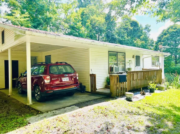 134 Mustang Aly, Coeburn, VA 24230
