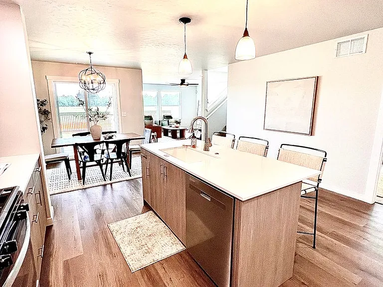 7435 W Trumbull Ct — Photo 9