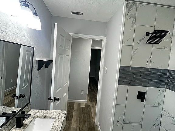 5th image of 314 E Caesar Ave
