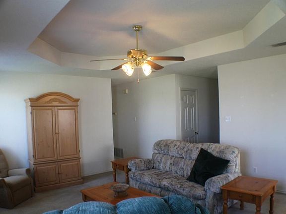 3rd image of 2405 Thoroughbred Dr