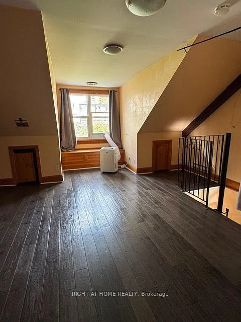 3 bed, $2,400 — Photo 1
