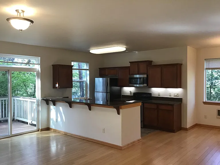 5110 SW 49th Dr #A — Photo 3