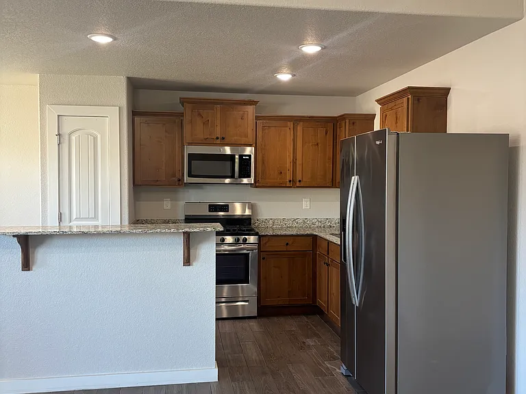 510 Vee St — Photo 2
