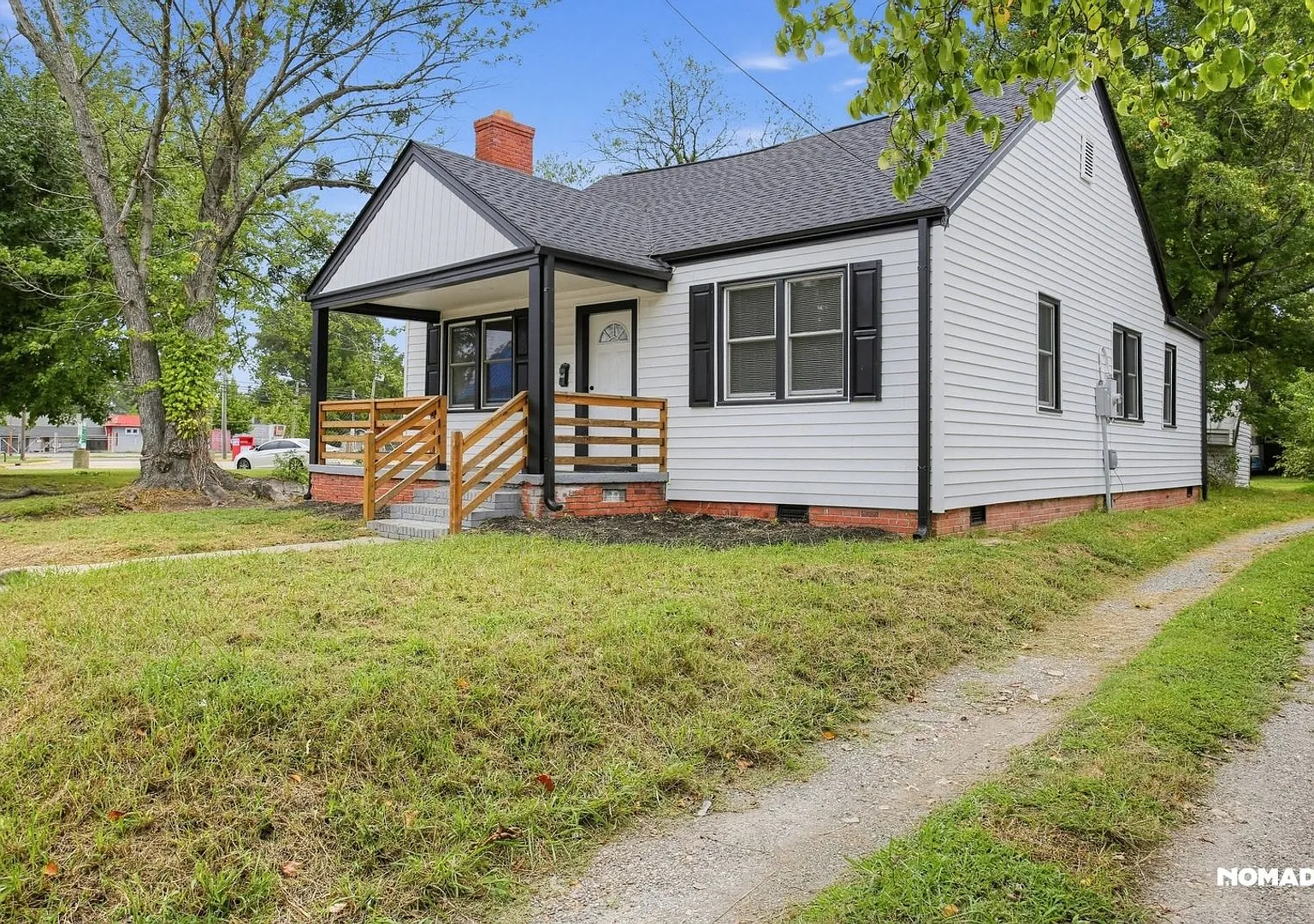 Charming 3BR House in Hampton — Photo 3