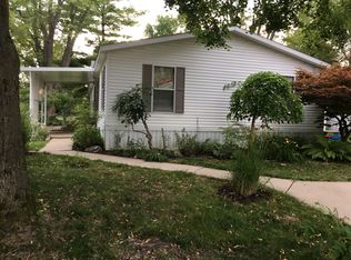 96 Lyndon Cir, Oakland, MI 48363