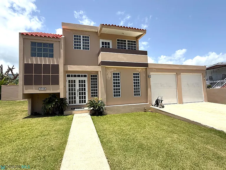 3704 Moralon — Photo 1