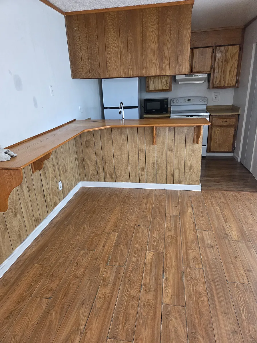 Building Photo - 1300 Sycamore Dr #1