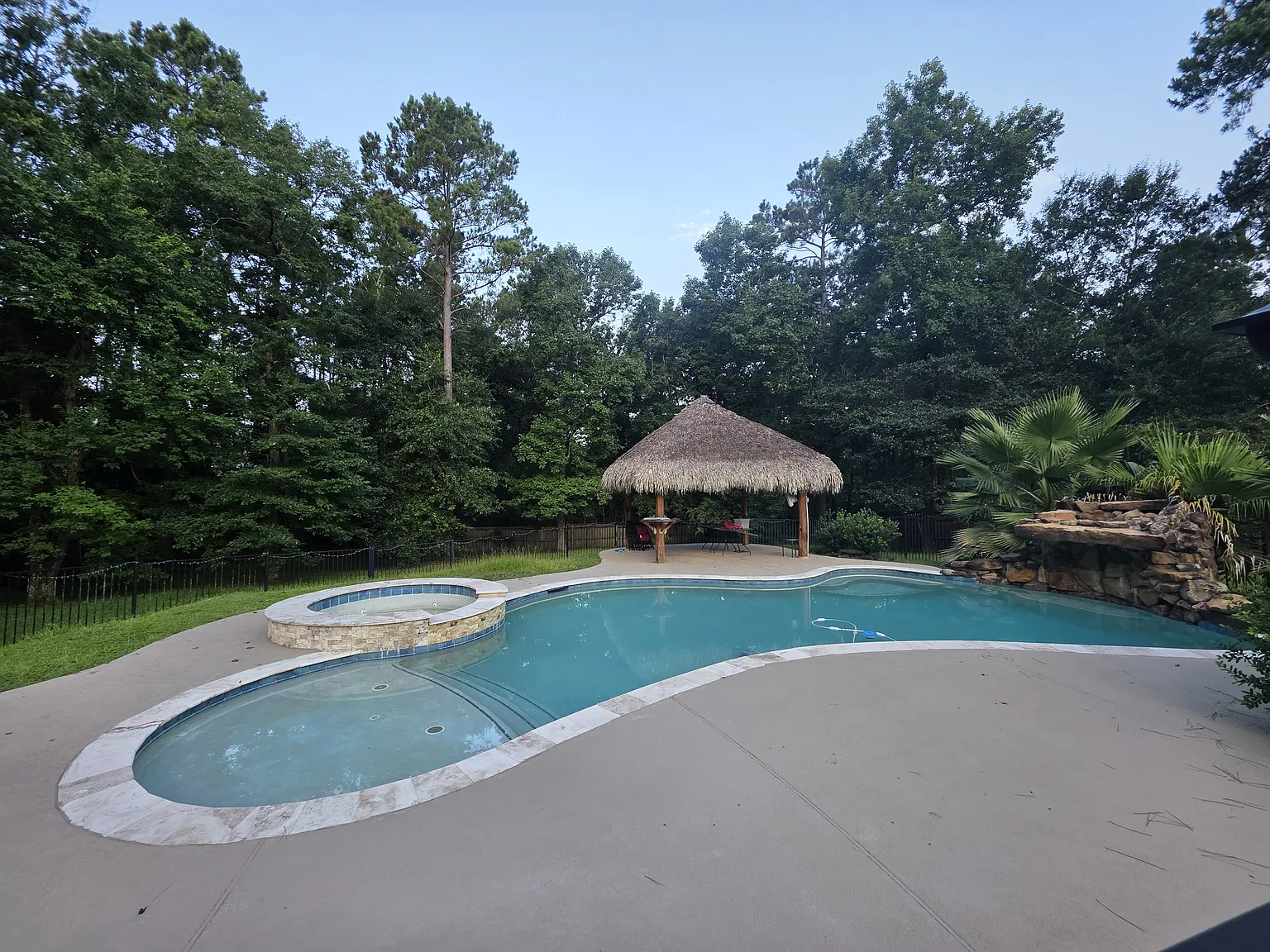 5 bed, 3574 sqft, $4,500 — Photo 2