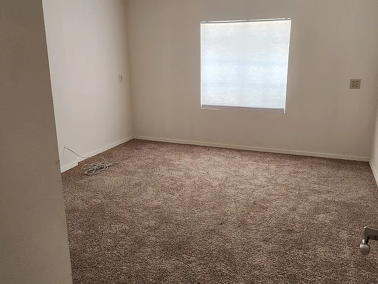 1308 Stanford Dr NE — Photo 13