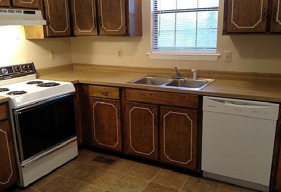 2nd image of 8320 Oak Forest Ln