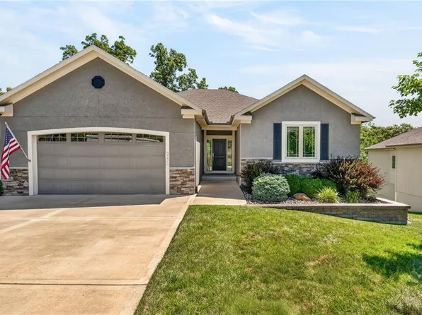 6229 N Green Hills Ln, Kansas City, MO 64151