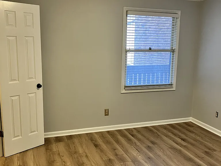 119 Hillsboro Pl — Photo 10