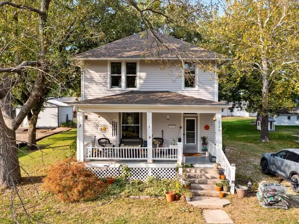 329 W 3rd St, Wellsville, KS 66092