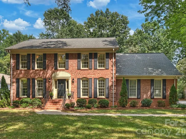 9809 Providence Forest Ln, Charlotte, NC 28270