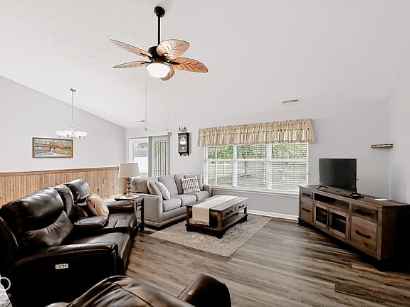 5th image of 6404 Barberry Dr