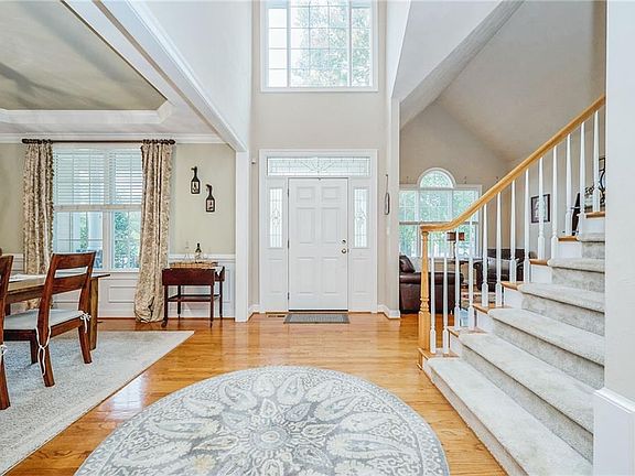 Foyer/Entry Way