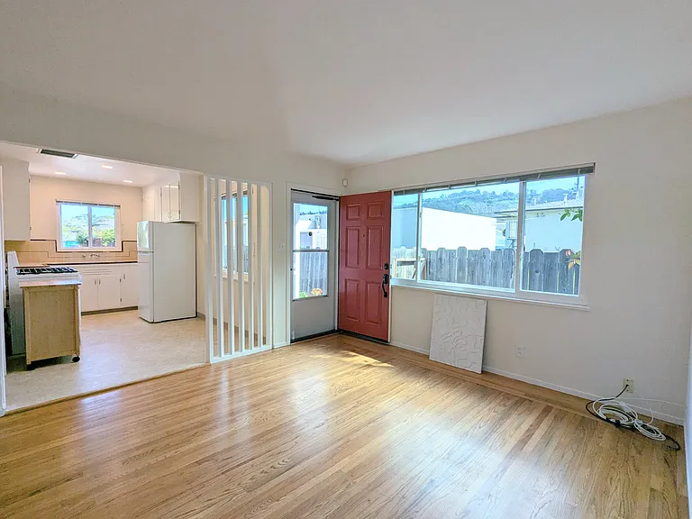 1025 Ranchito Ct — Photo 3