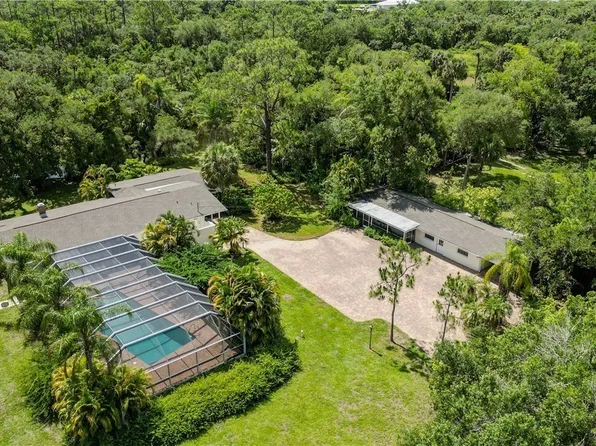 18220 Elmwood Dr, Alva, FL 33920