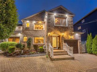 43 Sea Breeze Rd, Massapequa, NY 11758