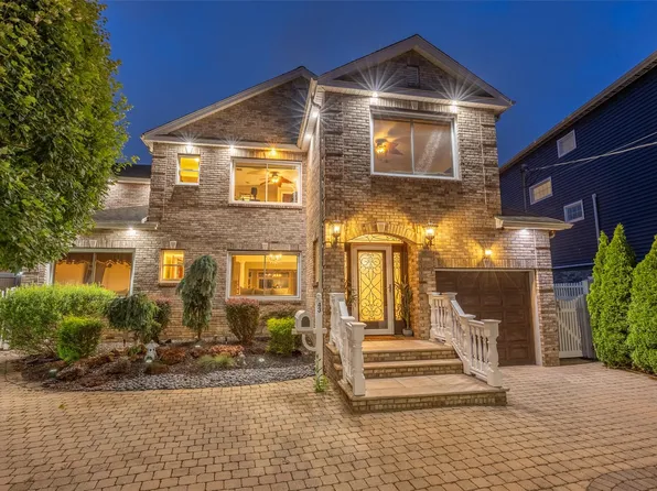 43 Seabreeze Road, Massapequa, NY 11758