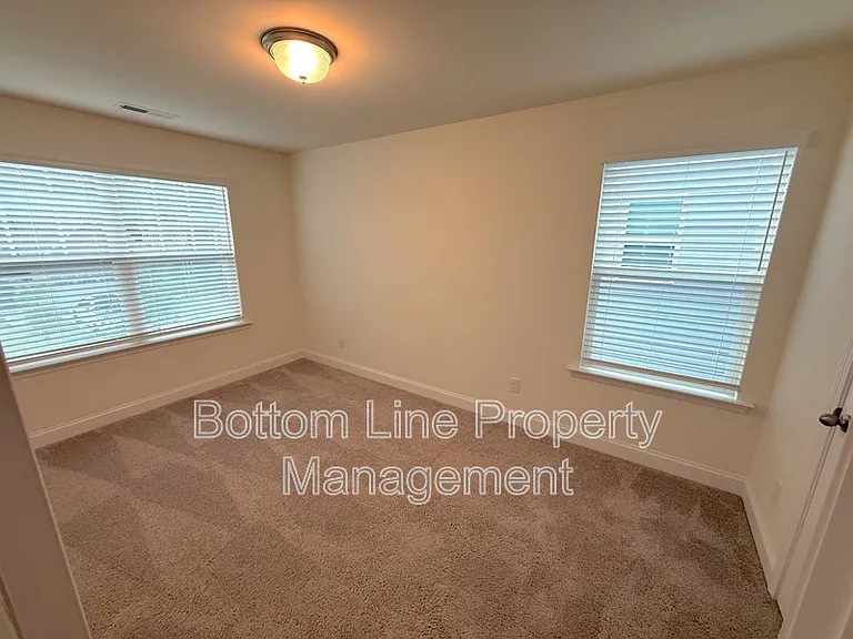1552 Cedar Tree Dr — Photo 16