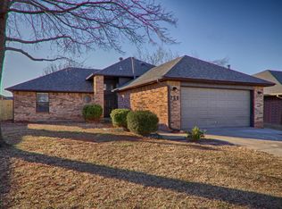 756 Okie Ridge Rd, Yukon, OK 73099