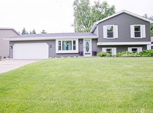 5505 Abbey Dr, McHenry, IL