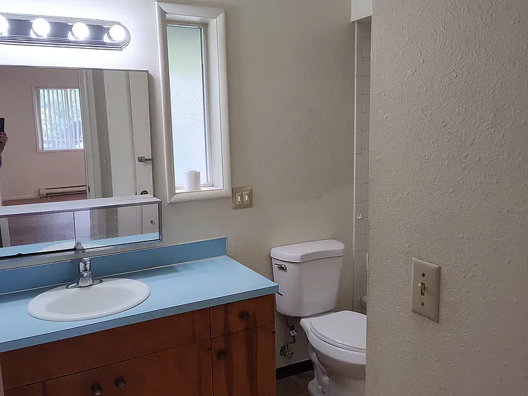 400 Beacon Hill Dr #14 — Photo 17