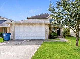811 Sun Prairie Dr, Houston, TX 77090
