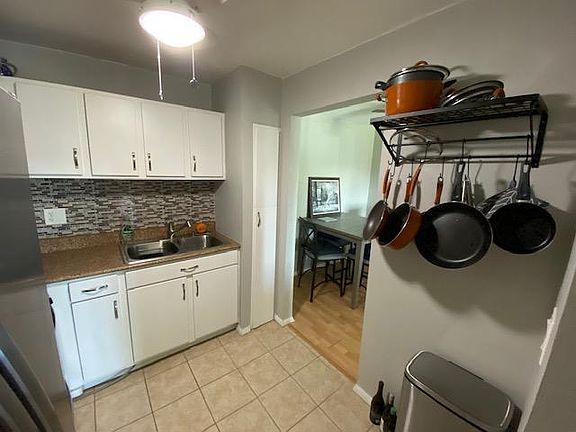 2nd image of 16W486 Lake Dr APT 203