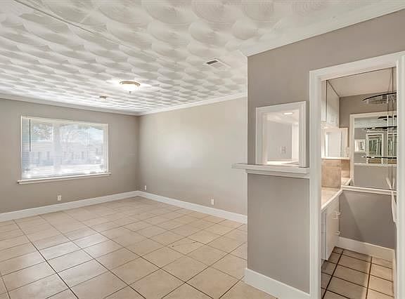 3rd image of 1821 Fairfax Ln