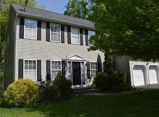 18 Manning Ct, High Bridge, NJ 08829
