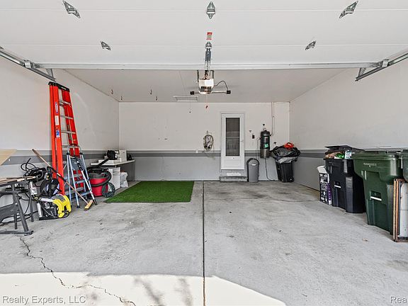 2nd image of 3754 Knightbridge Cir