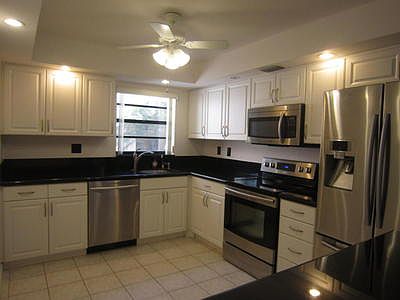 Updated Eat-In Kitchen