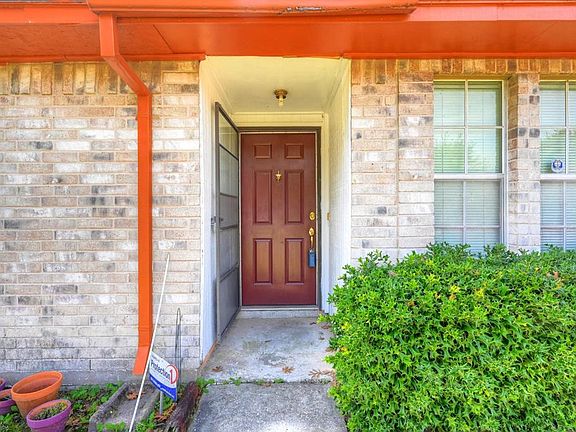 2nd image of 4027 Windrift Dr