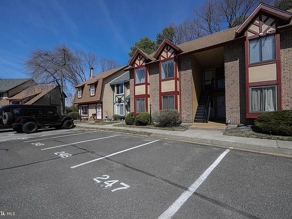 2nd image of 108 Chelsea Cir