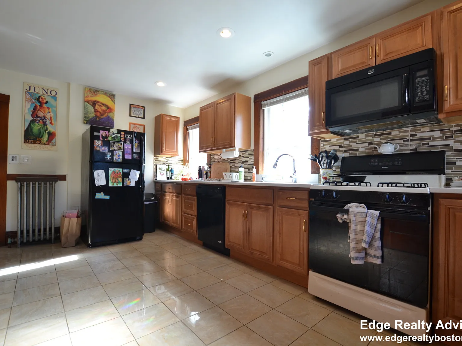3 bed, 1200 sqft, $3,900 — Photo 1