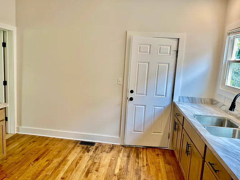 320 Greenway Ave #1 — Photo 23